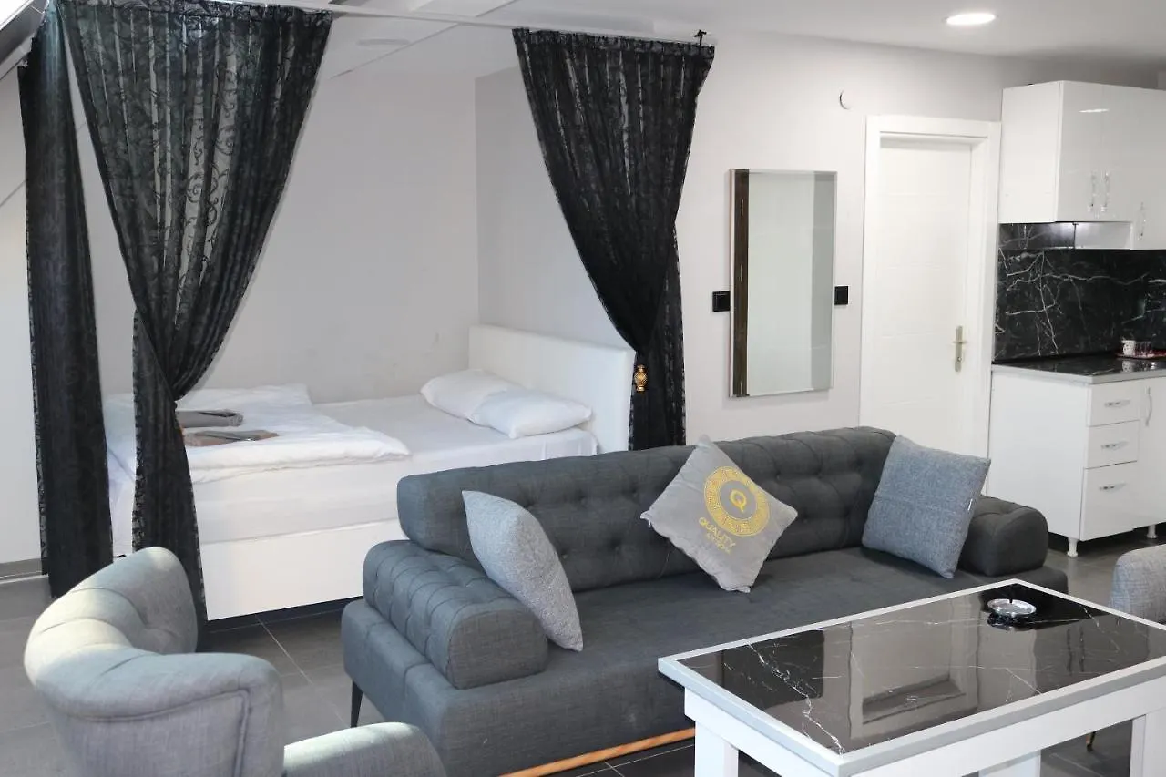 Hera House Стамбул 0*,
